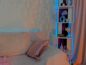 girl
        madeline_jackson cam image #329081