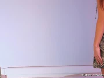 girl
        _stella_rose_ cam image #2376189