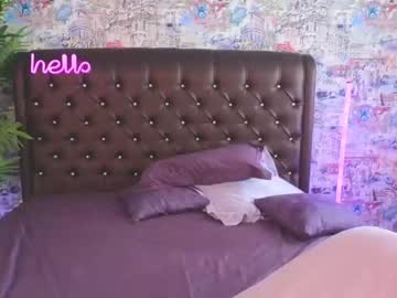 girl
        angelina_new cam image #4250844