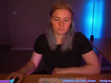 girl
        asiri_ocean cam image #2451166