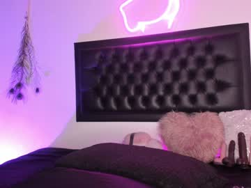 girl
        iam_eli cam image #2779378