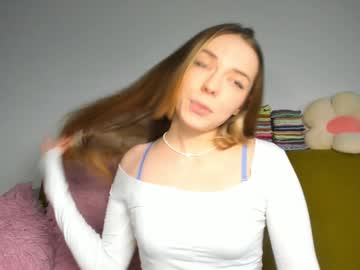 girl
        thisisamelia cam image #4951979