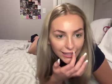 girl
        summerlovingg cam image #4134415