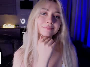 girl
        owlluree cam image #4306816