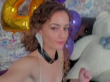 girl
        angelina_new cam image #422965