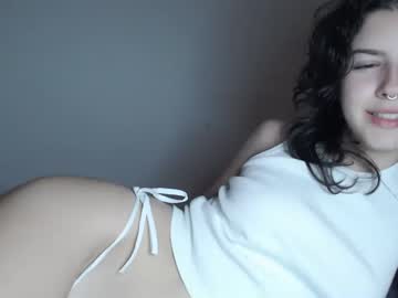 girl
        frenchava cam image #1767488