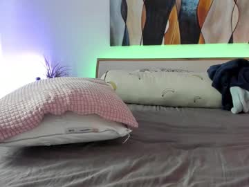 girl
        mis_eva cam image #5884355