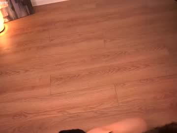 girl
        shiningstarrr cam image #6742762