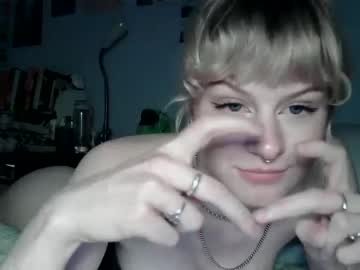 girl
        blissbarbie cam image #580132
