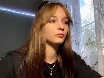 girl Nude Cam Girls Playing Games with hollisconnett