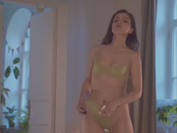 girl
        _2strangers cam image #4384244