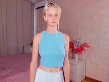 girl
        evelyncantu cam image #2607774