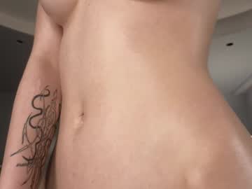 girl
        lauratanguy cam image #5462946