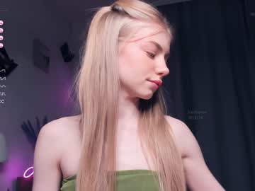 girl
        kateharrise cam image #3463322