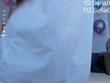 girl
        sofiabrookss cam image #6514871