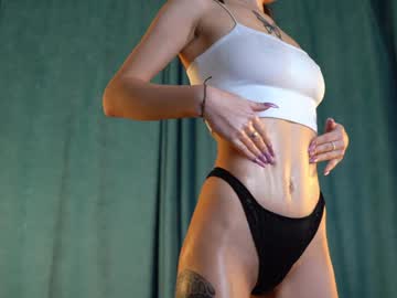 girl
        lunettaa cam image #5543212