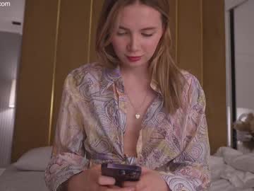 girl
        love_machine_ cam image #3558827