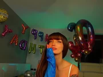 girl
        therealbonnieclydex cam image #758764