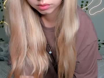 girl Nude Cam Girls Playing Games with melissa_babyss