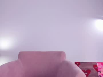 girl
        meowlina cam image #4798544