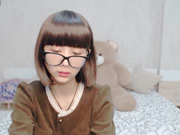 girl
        little_yena cam image #3015330