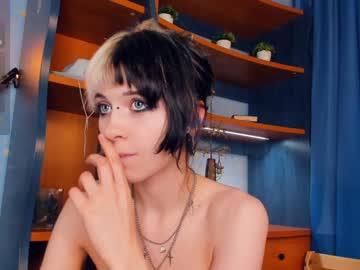 girl
        deliaderrick cam image #4965515