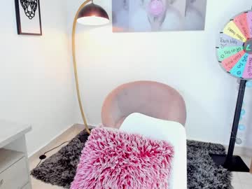 girl
        missniley cam image #1864499
