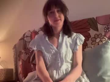 girl
        librarygirl669 cam image #6006352