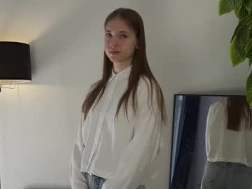 girl
        nico_collard cam image #6179354