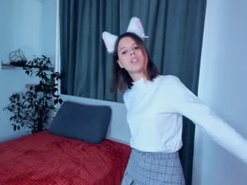 girl
        _night_moon_ cam image #2916877