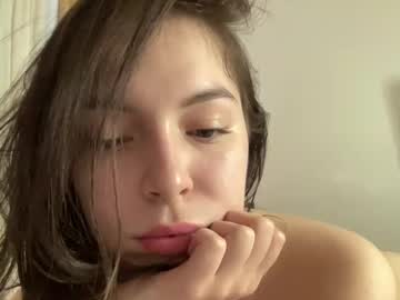 girl
        carlypops cam image #4864924