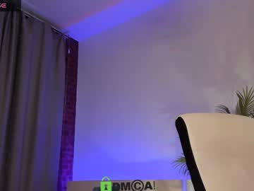 couple
        alice_leey cam image #4857121