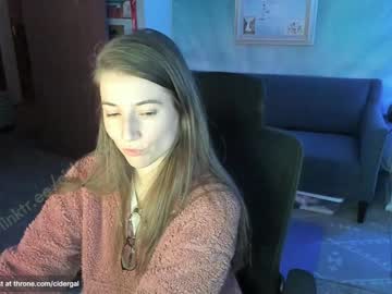 girl
        cidergal69 cam image #5990156