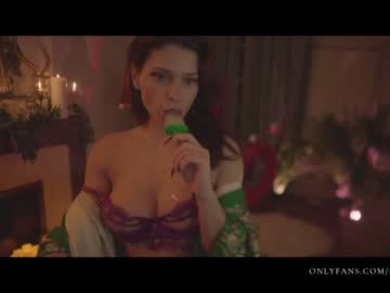 girl
        lucieoude_ cam image #292201