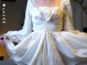 girl
        taitehambelton cam image #5924799
