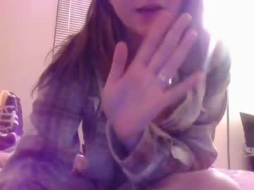couple
        elliewilliamsgf cam image #3491336