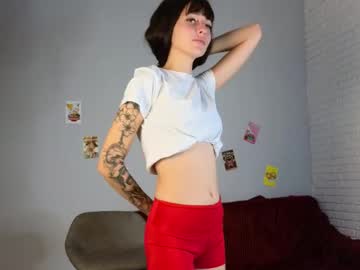 girl
        naylarr cam image #5115375