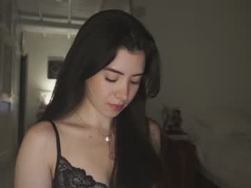 girl
        soifiee cam image #1859526