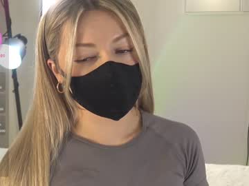 girl
        blondehottiek cam image #3126207
