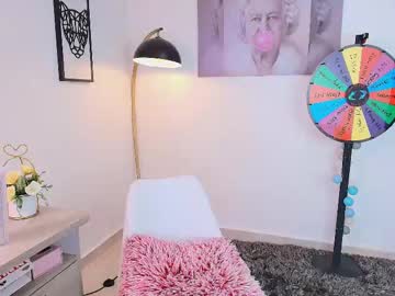 girl
        missniley cam image #6670033