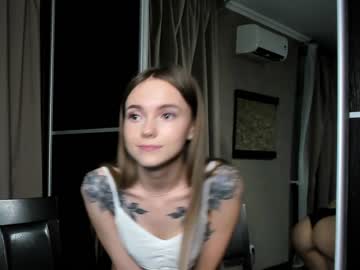 girl
        mia_monk cam image #586803