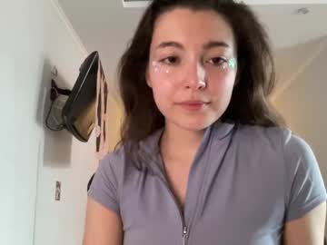 girl
        lilellina cam image #6955682