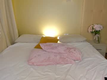 girl
        hollyylee cam image #6327879