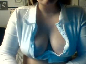 girl
        jenniiferkliine cam image #403110