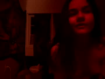 girl
        desimonroe cam image #4553464