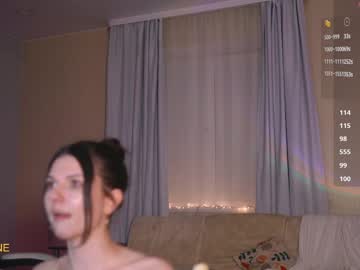 girl
        sweetkira555 cam image #6668471