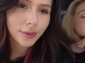 girl
        yononeey cam image #4505546
