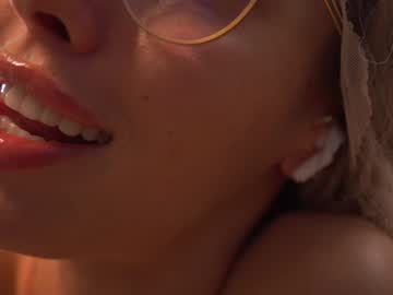 girl
        emma_land cam image #5564961
