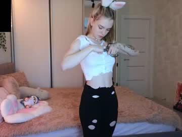 girl
        cyberslime cam image #2731584