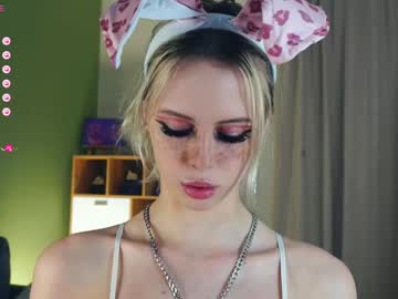 girl
        audreycarvin cam image #6210949